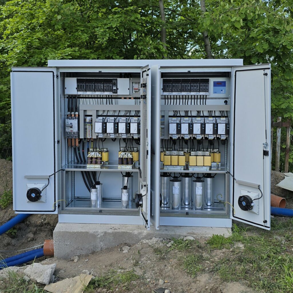 bateria kondensatorów kompensacja mocy biernej zakład przemysłowy Legnica